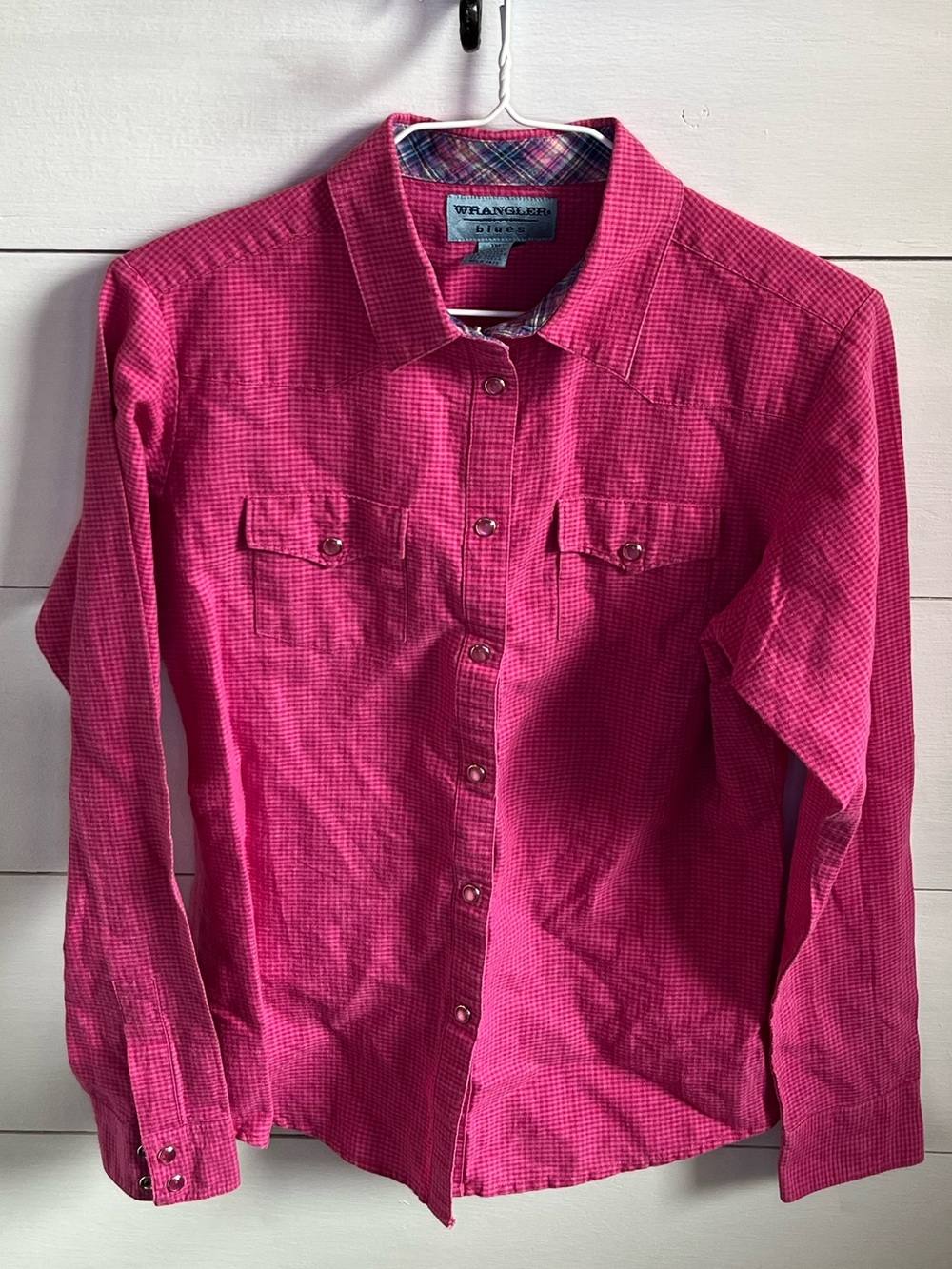 Wrangler Hot Pink Long-Sleeve Button-Down Western Shirt